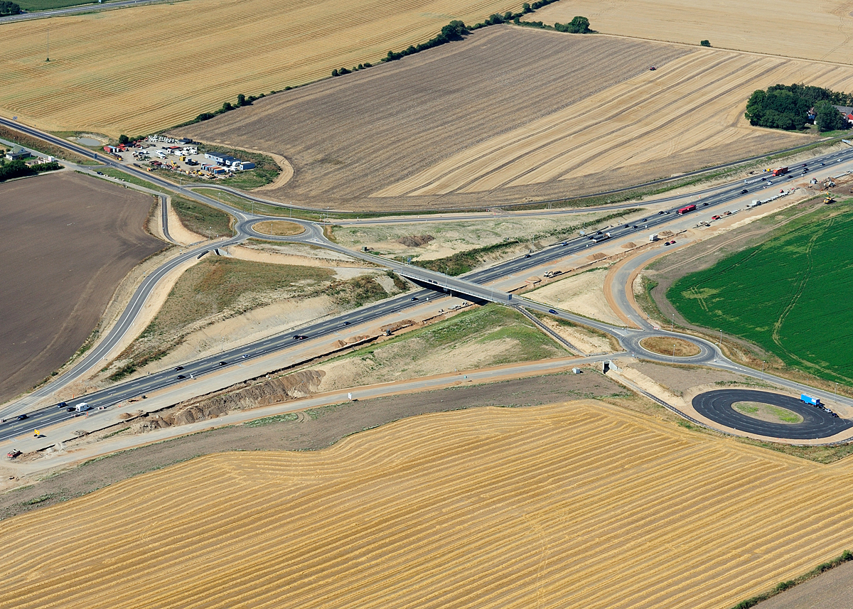 Motorvejen har ved udvidelsen fået et helt nyt tilslutningsanlæg, Middelfart Øst med nummeret 59a. Fotos: Vejdirektoratet