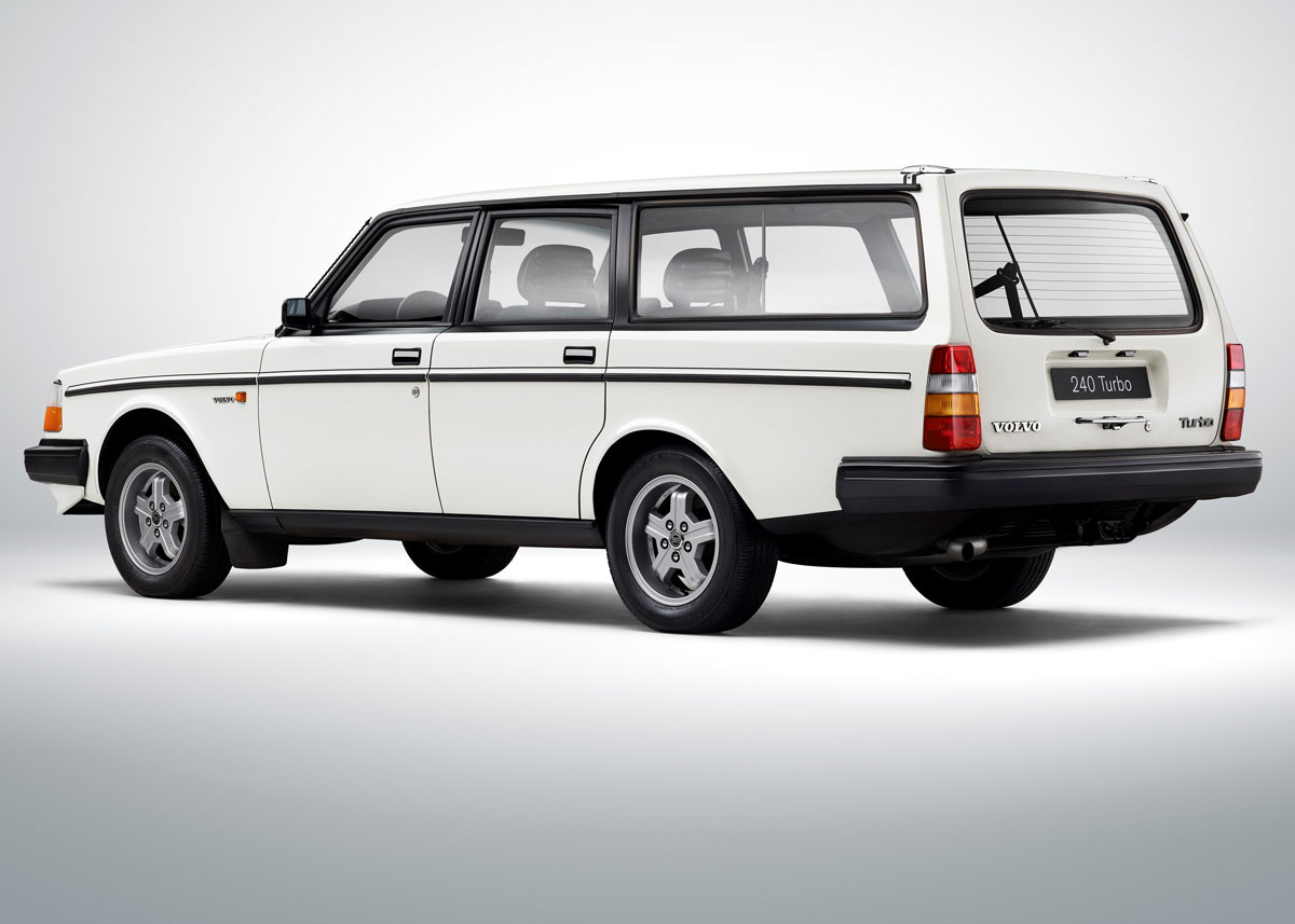 245  som i 1974 efterfulgte 145 - blev den arketypiske Volvo stationcar. Den forblev i produktion i næsten 20 år indtil 1993, og den kunne også fås i en eksklusiv udgave  265 med V6-motor. I 1980erne blev 245 Turbo introduceret - verdens første herregårdsvogn med turbomotor.