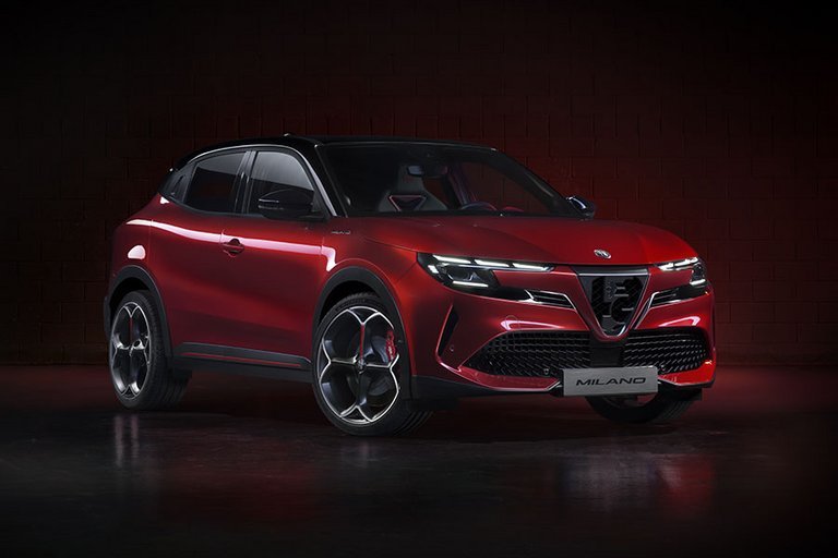 Alfa Romeo Milano set forfra