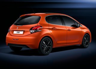 "Orange Power" er én blandt flere nye farver, der tilbydes til den faceliftede 208. Fotos: Peugeot