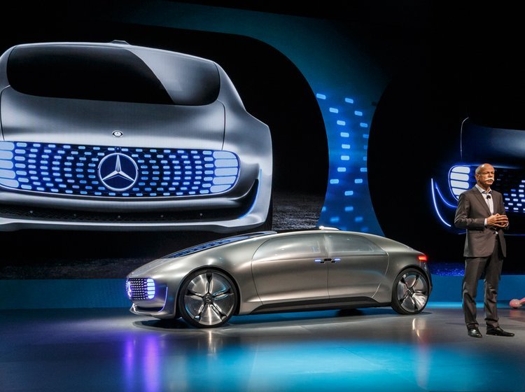 Daimler-chef Dieter Zetsche præsenterede den selvkørende fremtidsbil i Las Vegas.