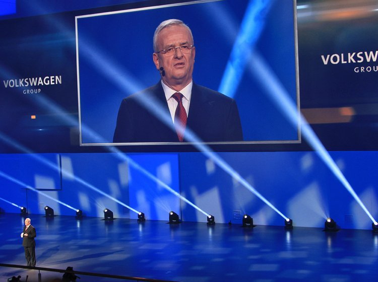 Volkswagen-chef Martin Winterkorn annoncerede de nye mål i Beijing.