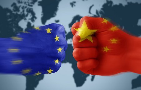 Knytnæver med EU og Kina truer hinanden